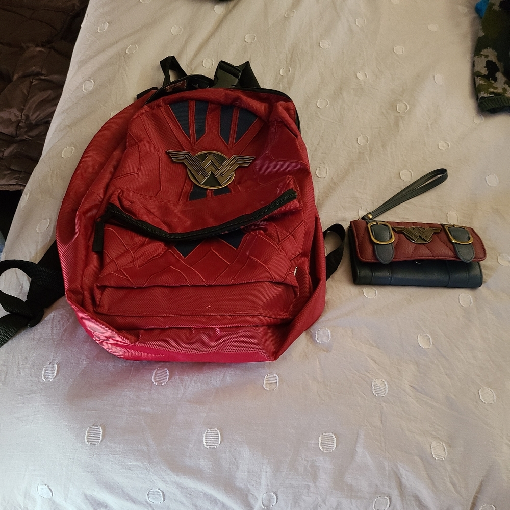 Wonder Woman bagpack/Wallet